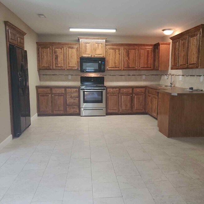 Building Photo - 901 W Gay St