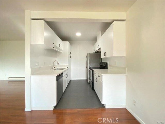 Building Photo - 322 Miraleste Dr