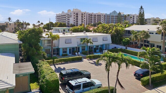 Building Photo - 842 SE 19th Ave