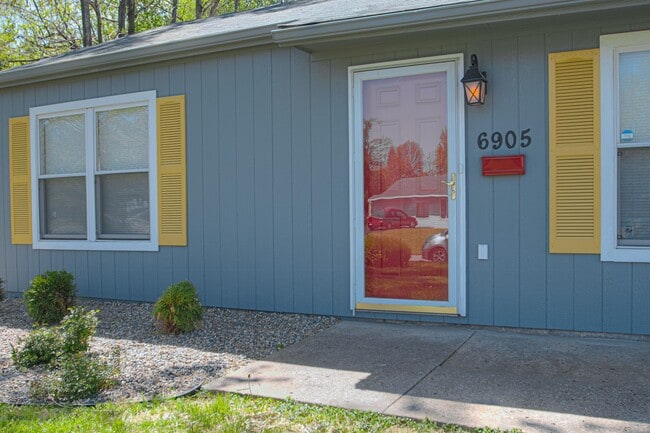 Building Photo - 6905 E 112th St