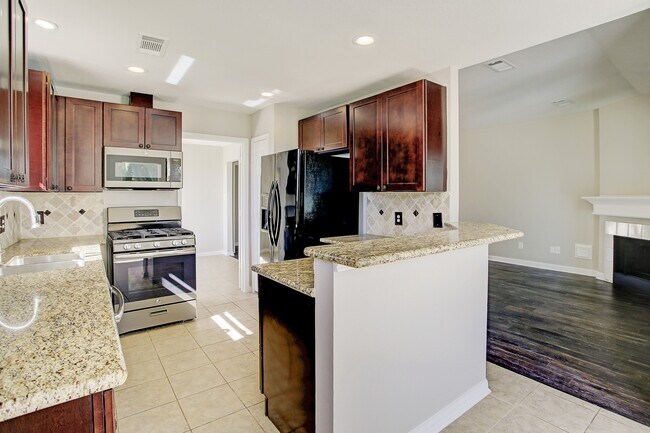 Building Photo - 6506 Larissa Cir
