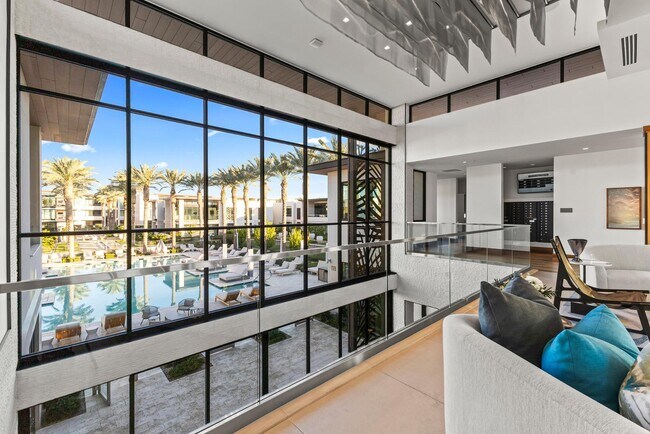 Building Photo - 6587 N Palmeraie Blvd