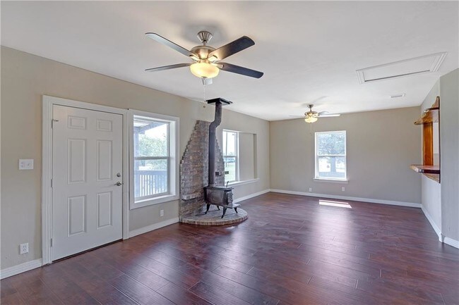 Building Photo - 5753 Blackburn Dr