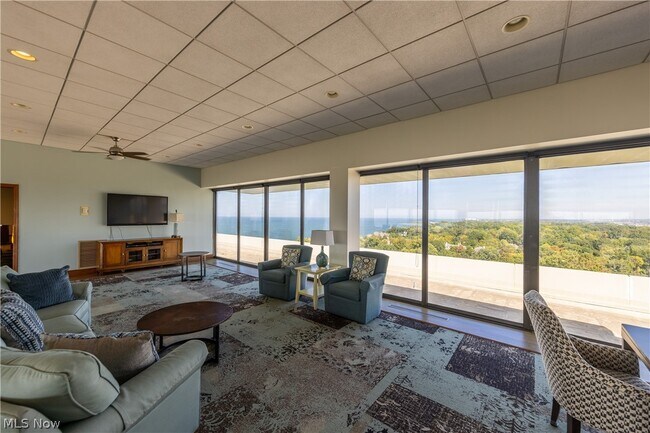 Building Photo - 1 Bratenahl Pl