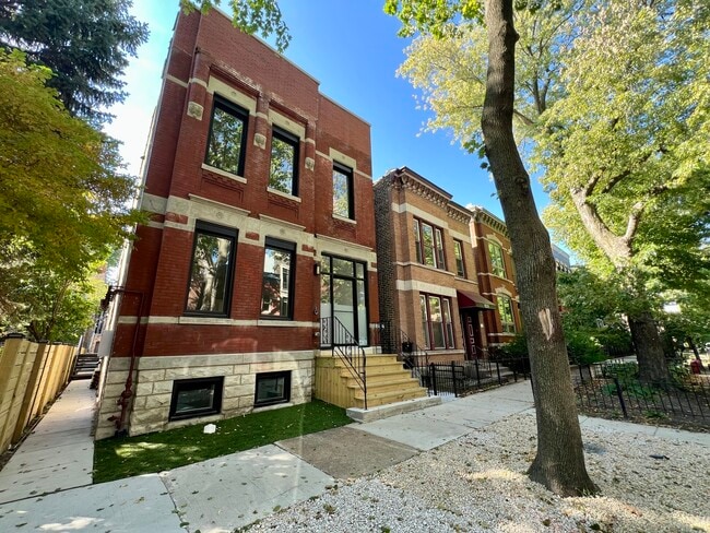 Building Photo - 822 N Winchester Ave