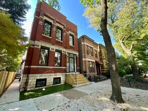Building Photo - 822 N Winchester Ave