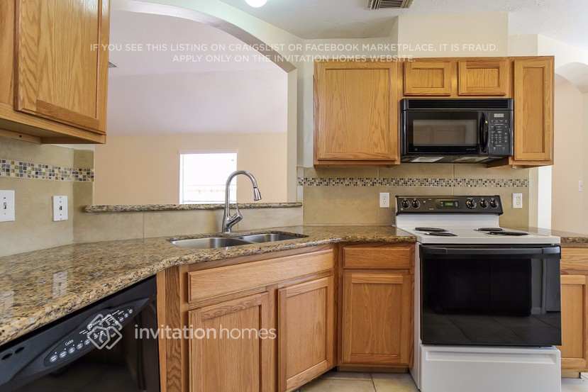 Building Photo - 10714 Estelle Cir