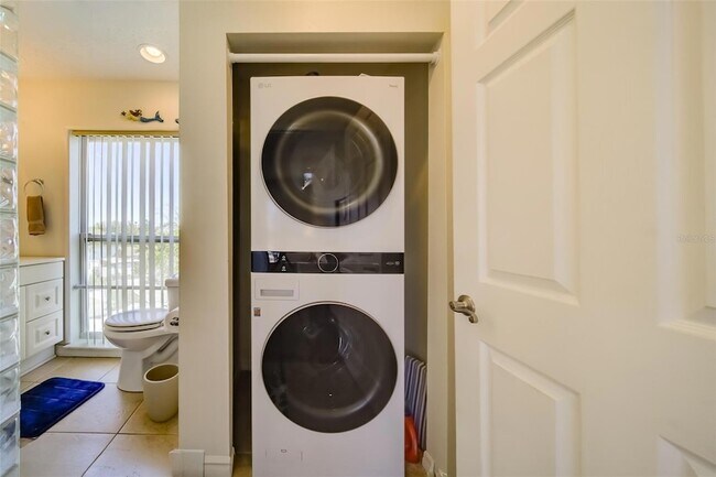 Building Photo - 18111 1st St E