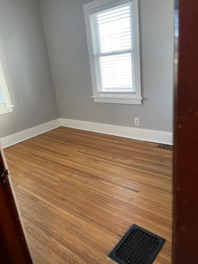 Building Photo - 2919 Jones St