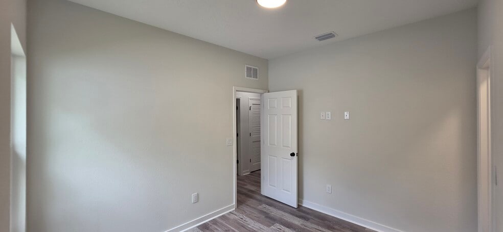 Building Photo - 63 Delmonte St