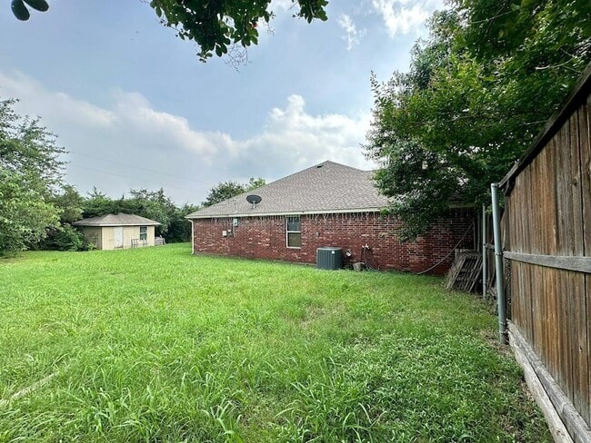 Building Photo - 4650 Stonewall Cove