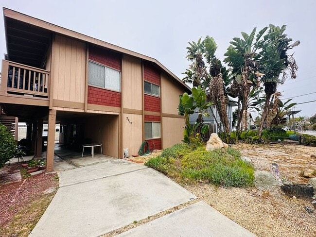 Primary Photo - 1 MONTH RENT FREE!!! Studio Blocks from th...