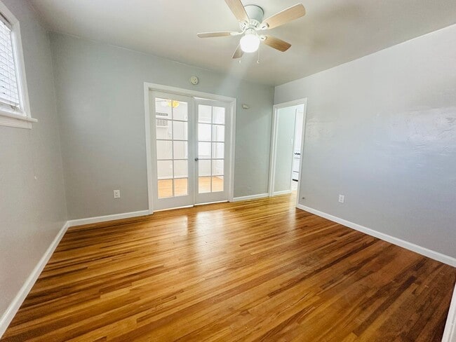 Building Photo - 7 E Clark St