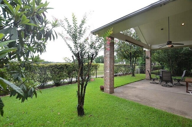 Building Photo - 1306 Ventura Canyon Dr