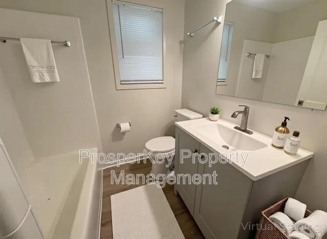 Building Photo - 861 Wright Dr