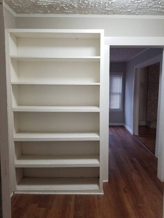 Building Photo - Remodeled Home