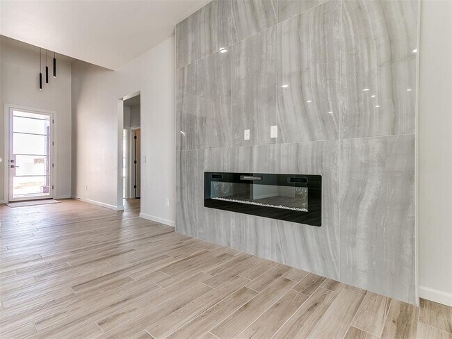 Building Photo - 25198 Scarlett St