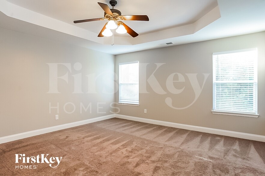 Building Photo - 67 Castlemoor Loop