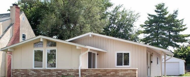 Primary Photo - 2609 Baltimore Ave