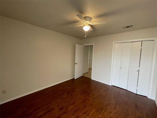 Building Photo - 2204 Berkett Dr