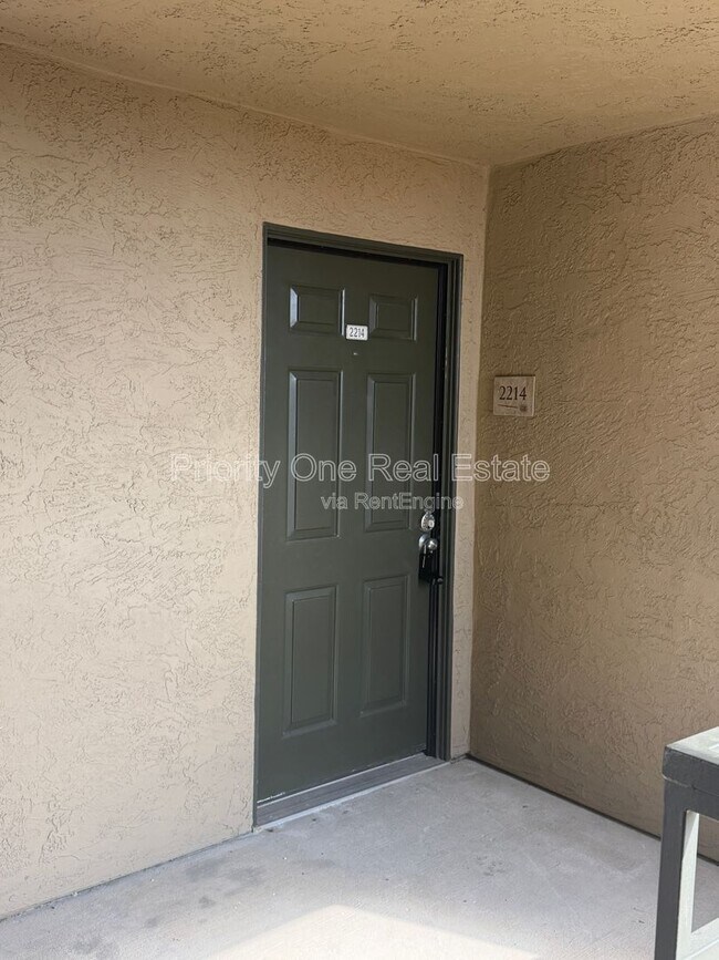 Building Photo - 7405 Charmant Dr