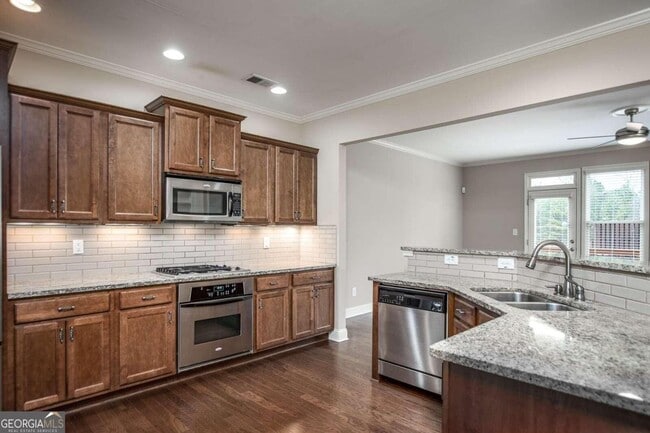 Building Photo - 528 Twinrose Way