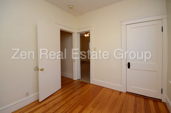 Building Photo - 232 Willow St