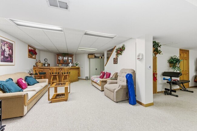 Building Photo - 912 Stonebridge Way