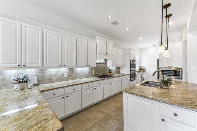 Building Photo - 10518 Red Cedar Hollow Dr