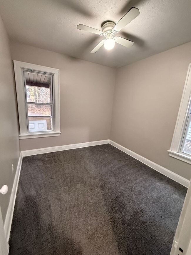 Building Photo - 3645 E 146th St