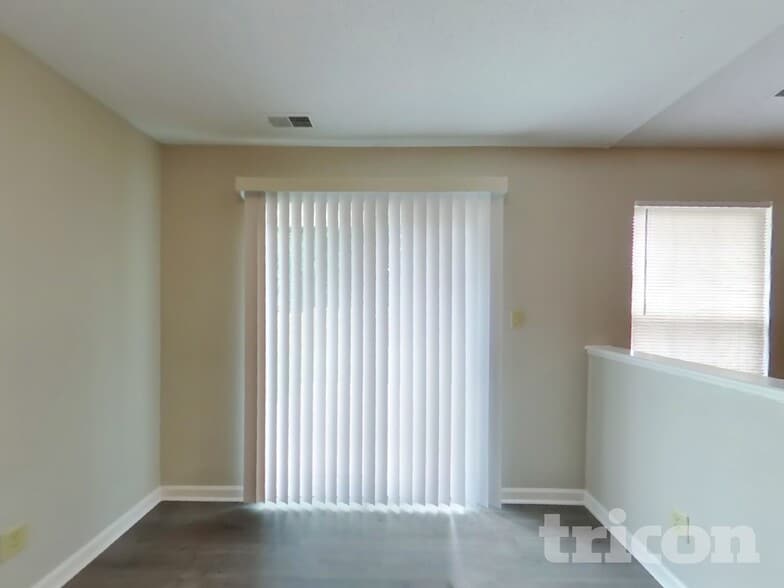 Building Photo - 7403 Grandview Dr