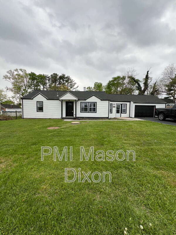 Building Photo - 4003 Schroeder Ave