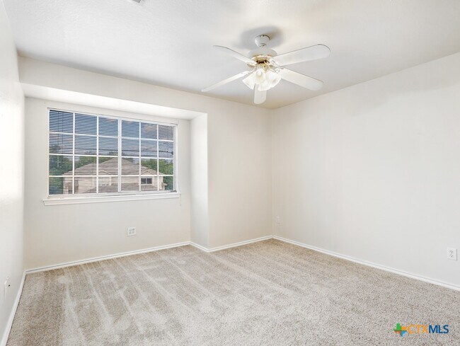 Building Photo - 825 Sagewood Trail