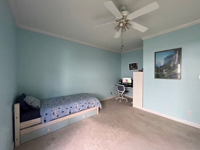 Building Photo - 1601 Silver Oak Ln