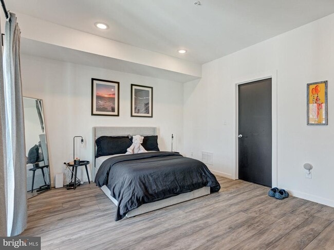 Building Photo - 1931 Colonial St