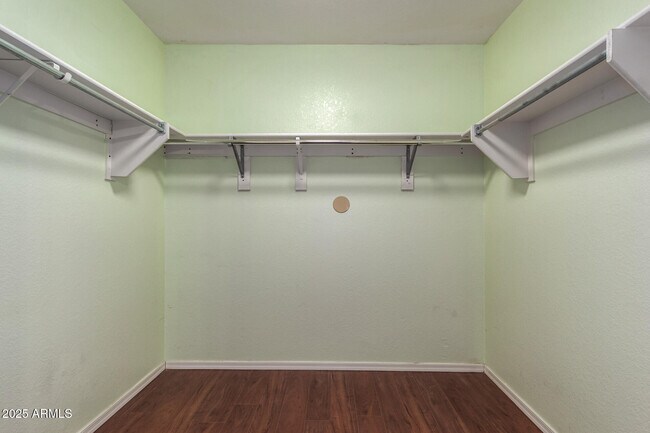 Building Photo - 881 E Appaloosa Rd