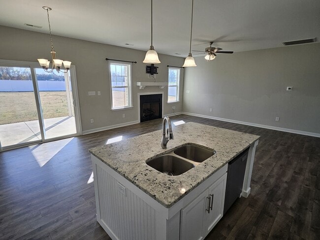 Building Photo - 202 Mutton Dr