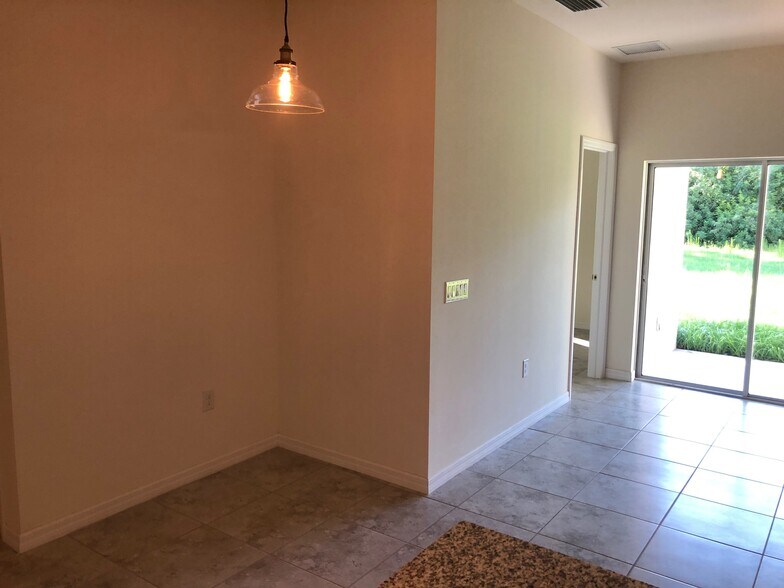 Building Photo - 24484 Zephyr Ct