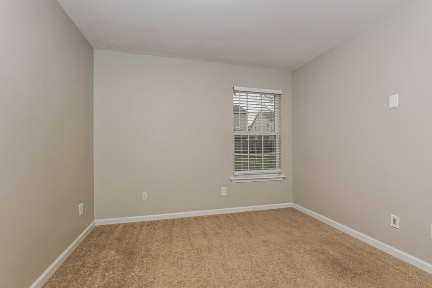 Building Photo - 3136 Skinner Dr