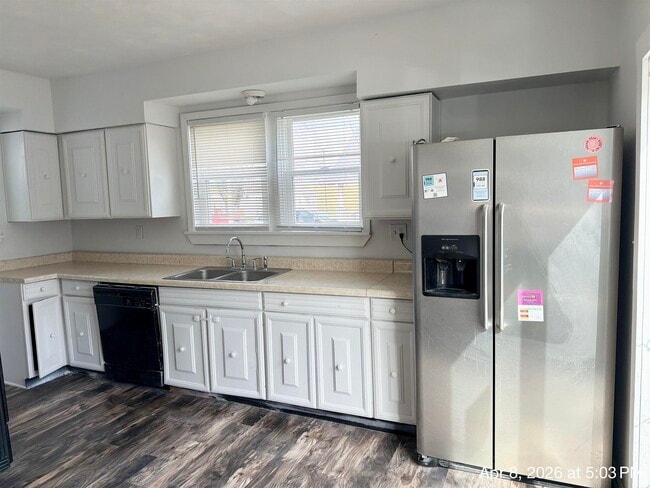 Building Photo - 131 W Lordeman St