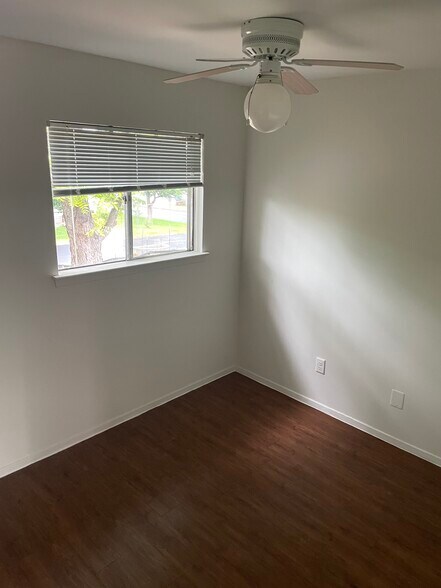 Building Photo - 706 Denson Dr