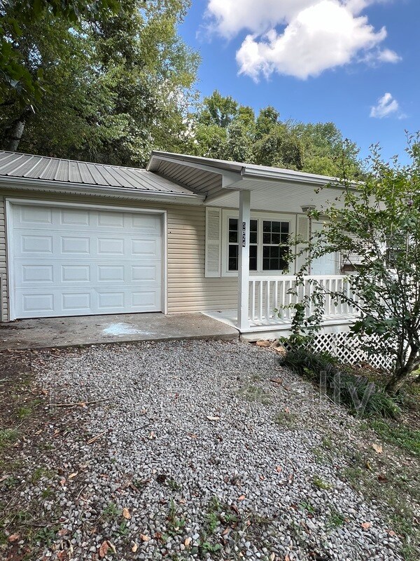 Building Photo - 5924 Blossom Rd