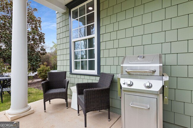 Building Photo - 11 Bourbon St