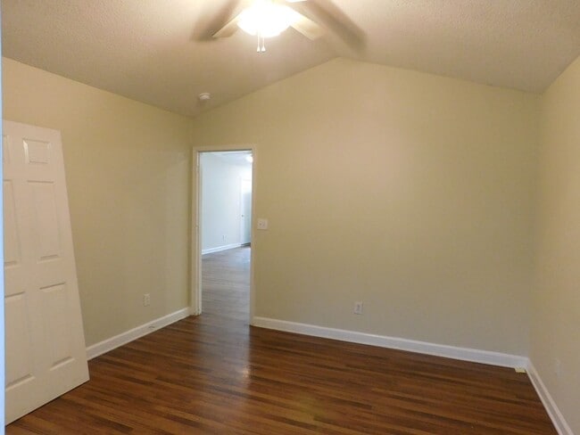 Building Photo - 207 Tobiano Dr
