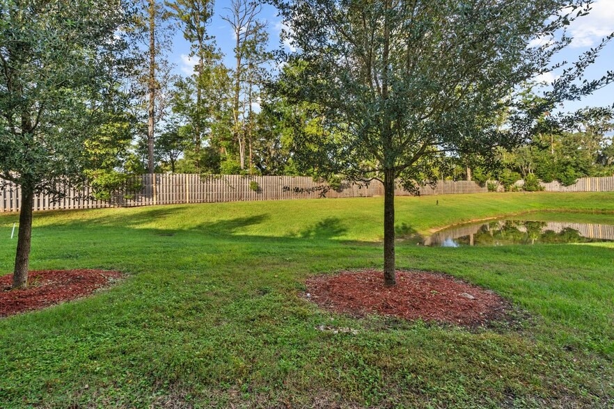 Building Photo - 237 Aralia Ln