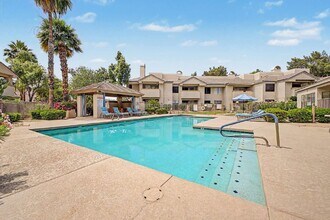 Building Photo - 6885 E Cochise Rd