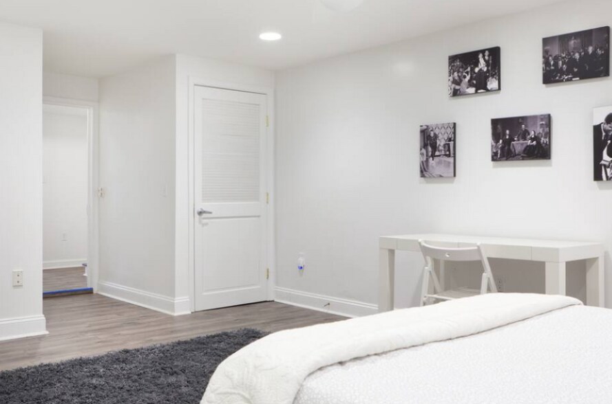 Building Photo - 4745 Massachusetts Ave NW