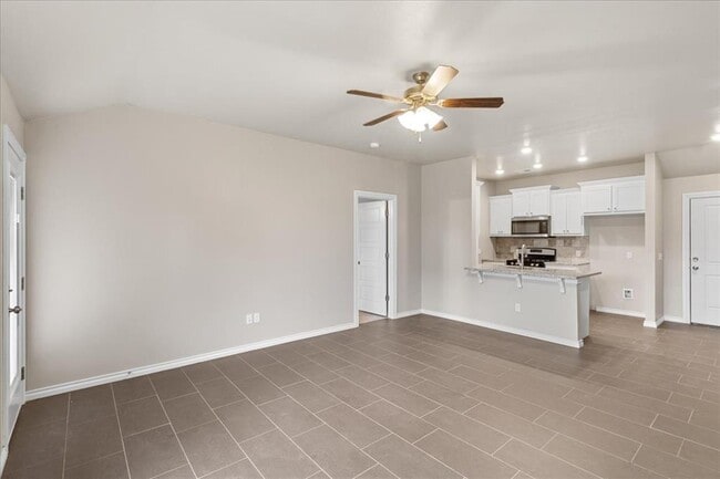 Building Photo - 410 Grove St