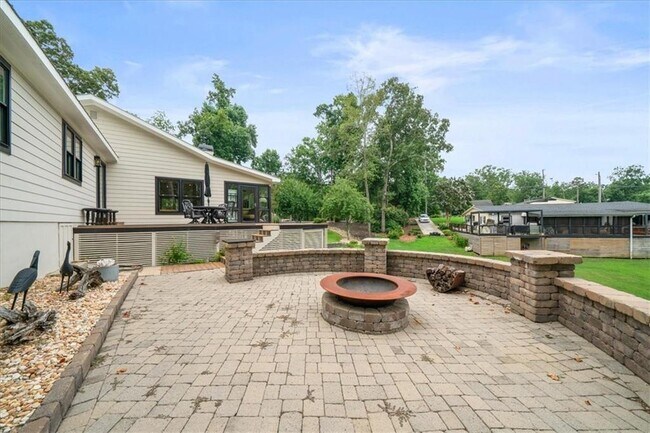 Building Photo - 6340 Reives Rd