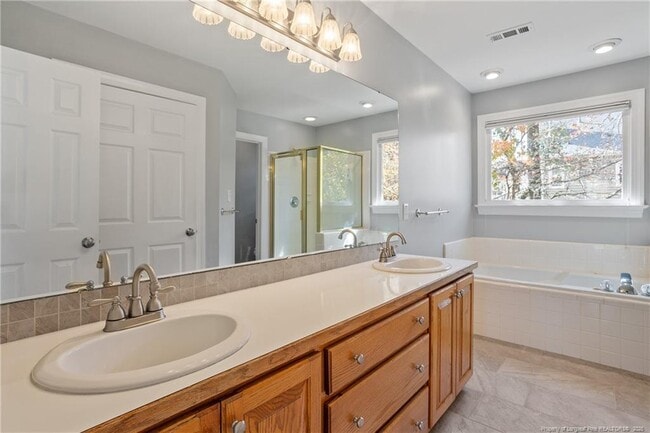 Building Photo - 2021 Shadow Creek Dr